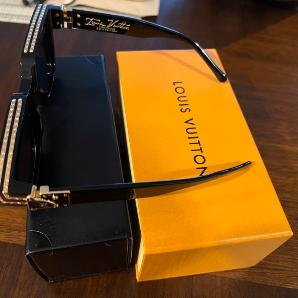 Gucci-Louis Vuitton- Christian Louboutin - Picture 6 of 8